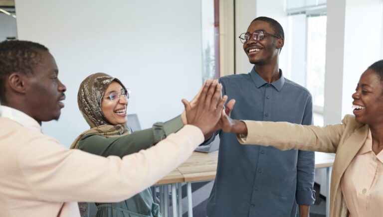 Ma future femme se lie d’amitié avec des collègues masculins !