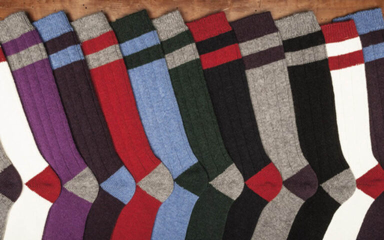 Une femme peut-elle prier sans chaussettes ?