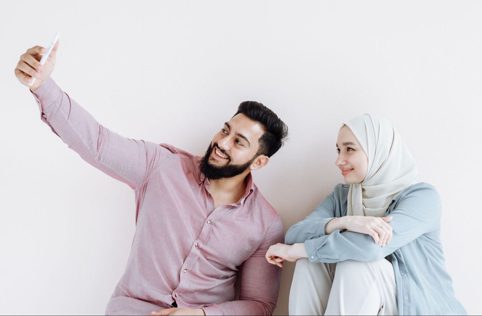 Zina – Tout commence par un sourire ou un geste