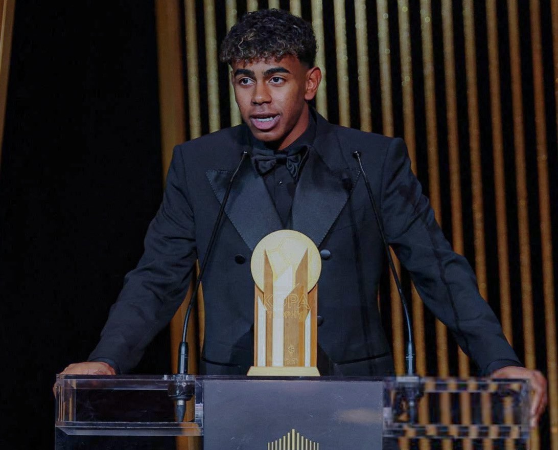 A 17 ans, Lamine Yamal entre dans l'Histoire avec le Kopa Award et le Ballon d'Or Top 10