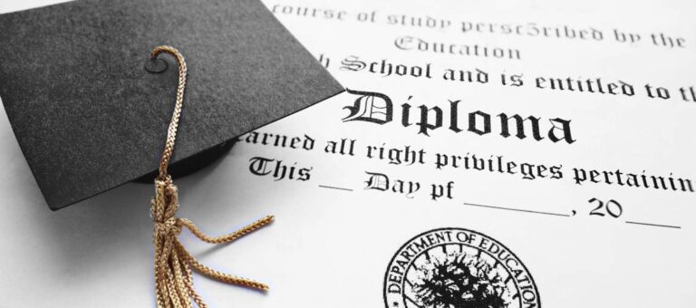 Maman m'oblige à me marier au lieu d'aller à l'université