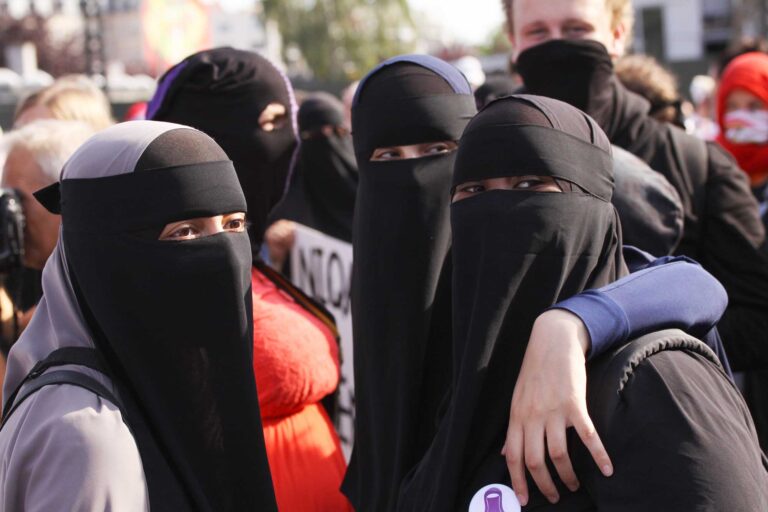 Le niqab est-il obligatoire pour les femmes musulmanes ?