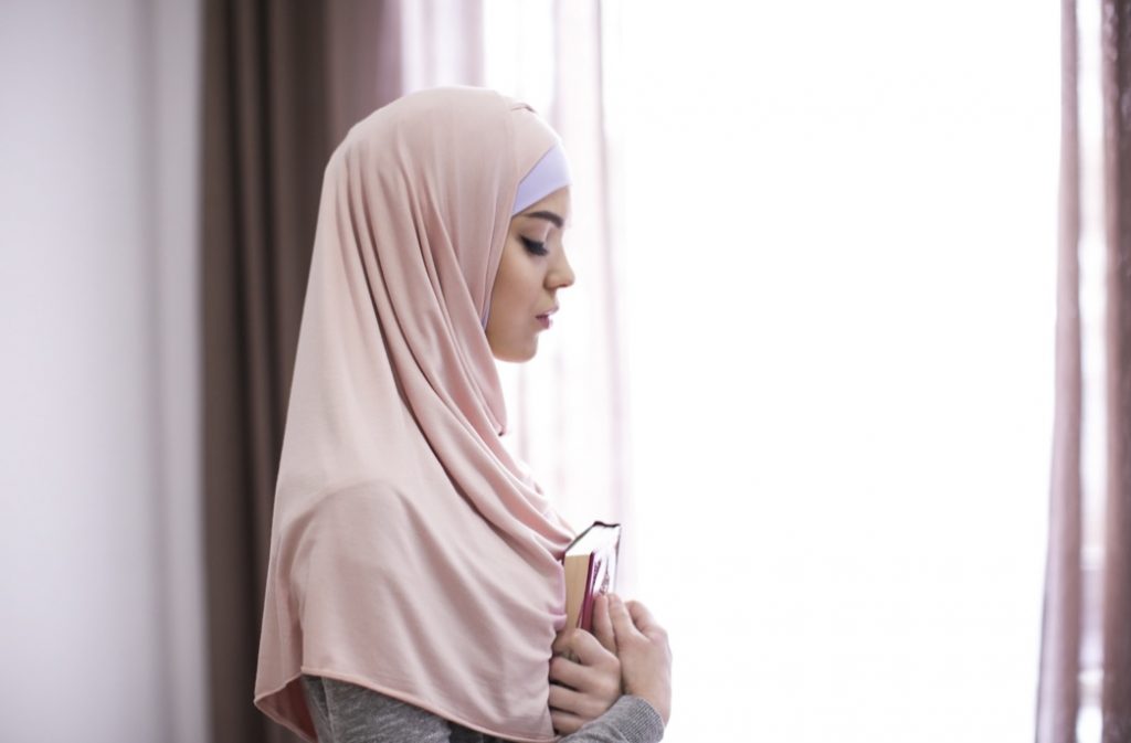 DOS et à ne pas faire pendant l'engagement - à propos de l'islam