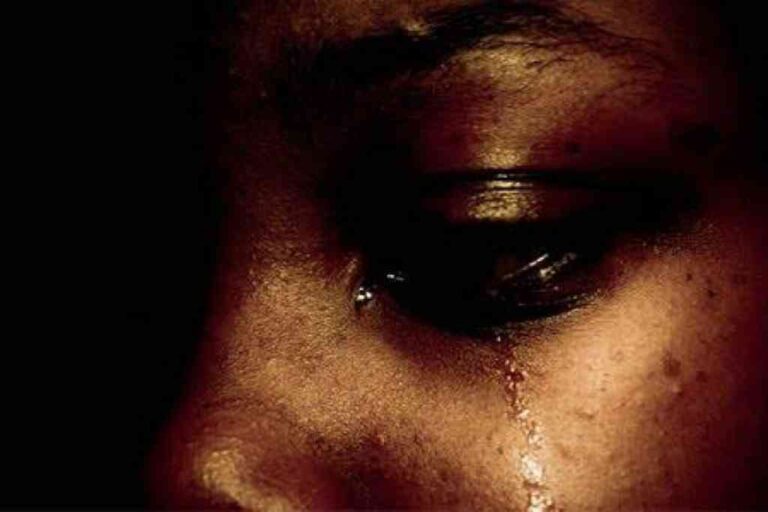 Abusé, mais la réputation familiale est plus importante