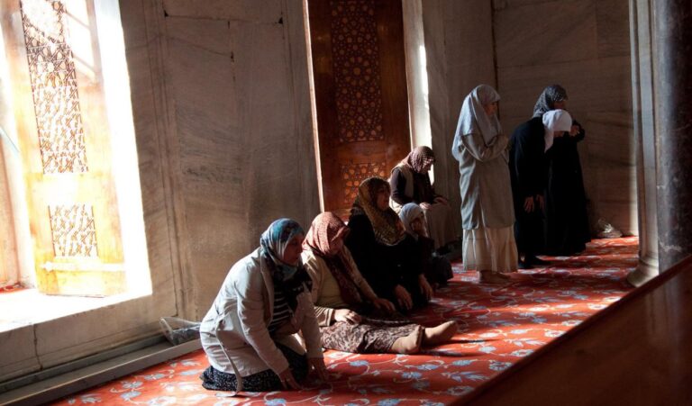 Les femmes sont-elles les bienvenues dans la mosquée?