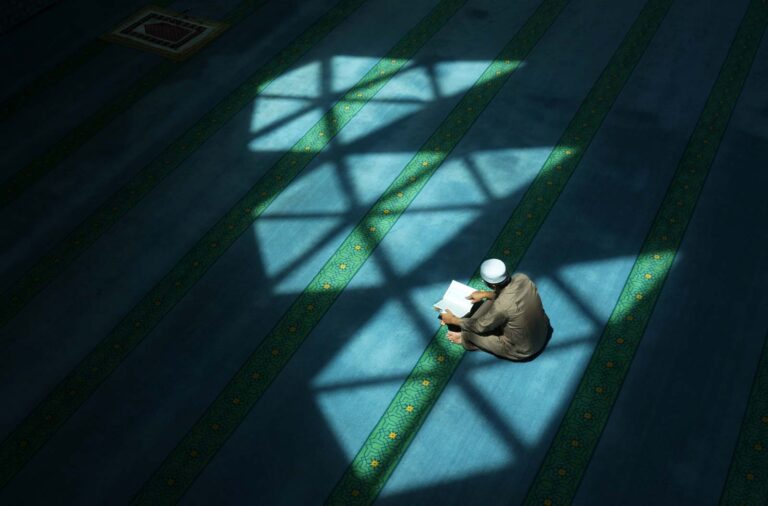 Pouvez-vous expliquer les leçons et les morales derrière le jeûne?