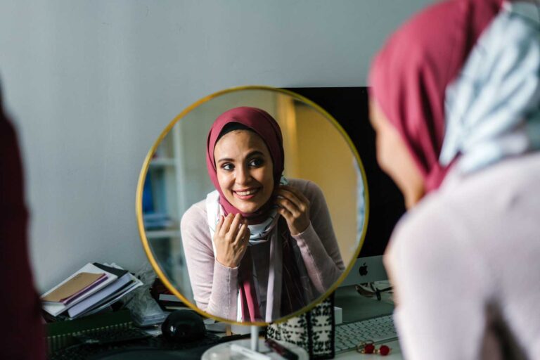 Comment encourager une fille que j'aime porter le hijab?