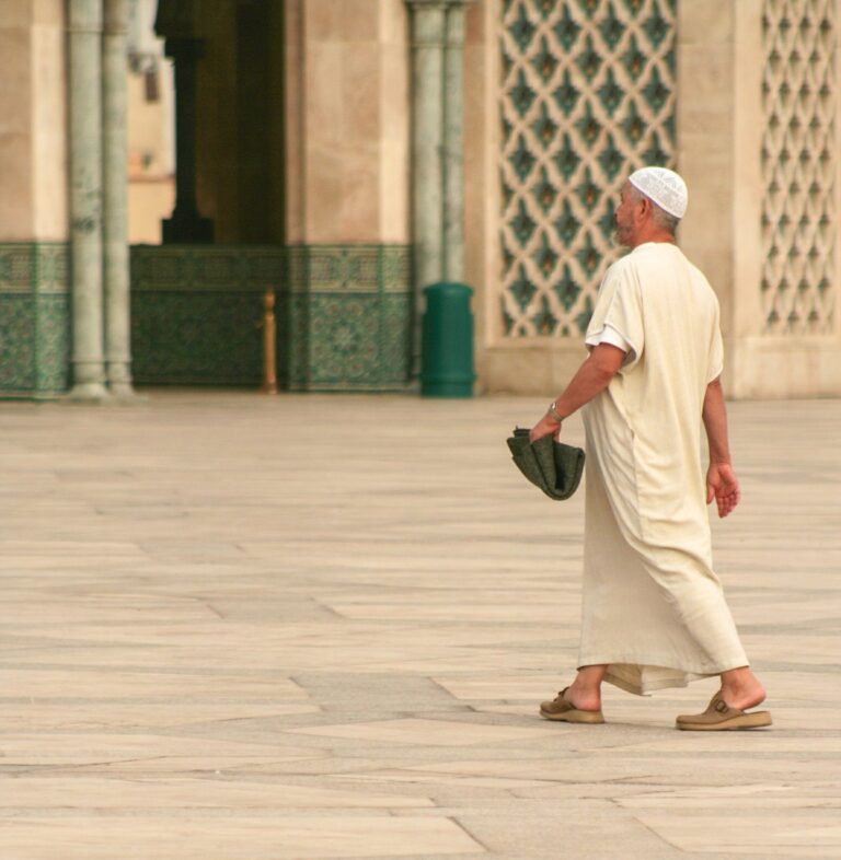 La conduite à la mosquée est-elle aussi gratifiante que la marche?