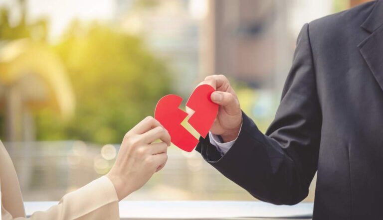 Le mari et moi sommes totalement incompatibles; Dois-je demander le divorce?