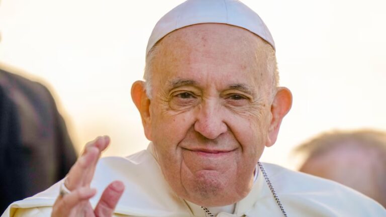 Les dirigeants musulmans pleurent le pape François, salue héritage de la paix et du dialogue interconfessionnel