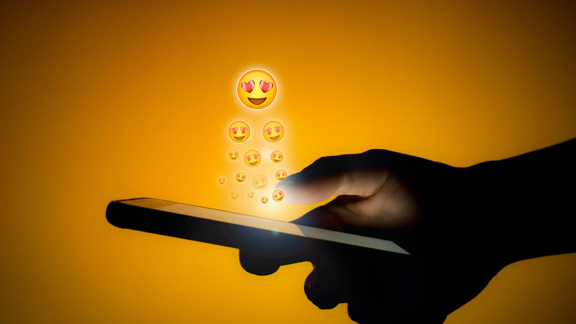 Le mari triche en ligne, mais le nie; Aidez-vous!