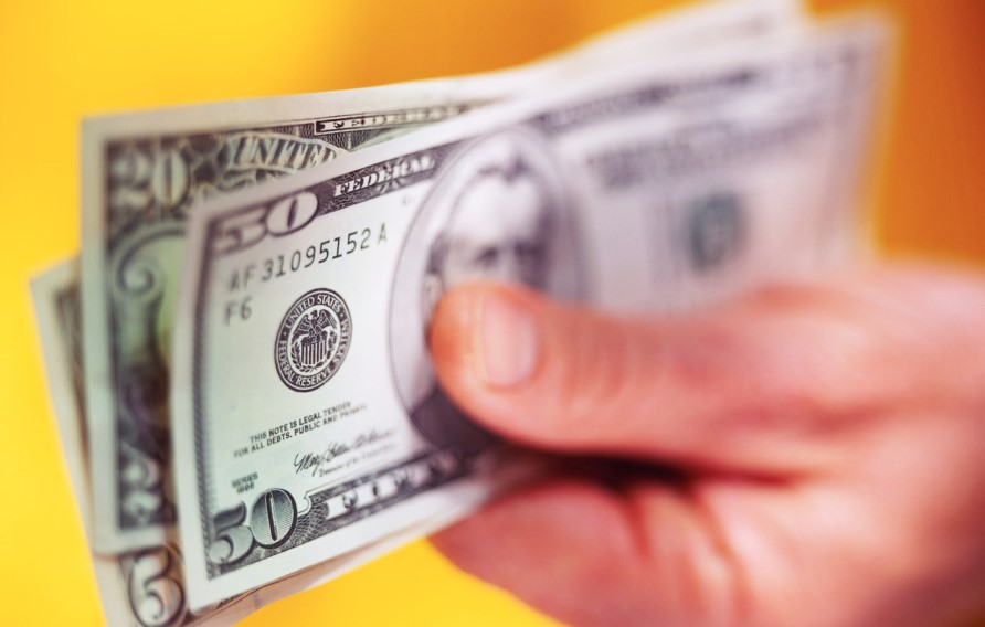 Pouvez-vous donner l'argent alloué à Udhiyah?