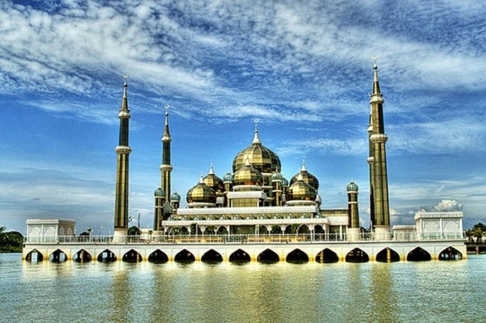 Découvrez ces 10 meilleures mosquées flottantes de l'islam à propos de l'islam