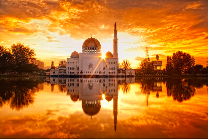 Découvrez ces 10 meilleures mosquées flottantes de l'islam à propos de l'islam