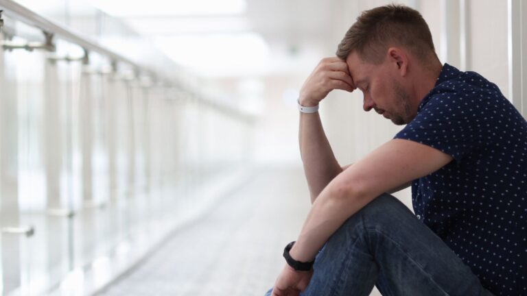 Je me suis sentie aimée pour la première fois, mais elle m'a ridiculisé, aide!