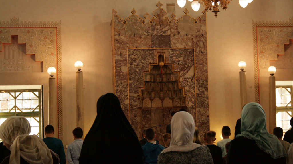 Hadith mal utilisé: Est-ce que de vraies femmes ne doivent qu'obéir aux hommes?