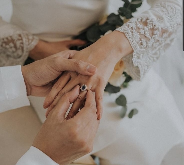 Le mari a caché son mariage passé; Je me sens trahis