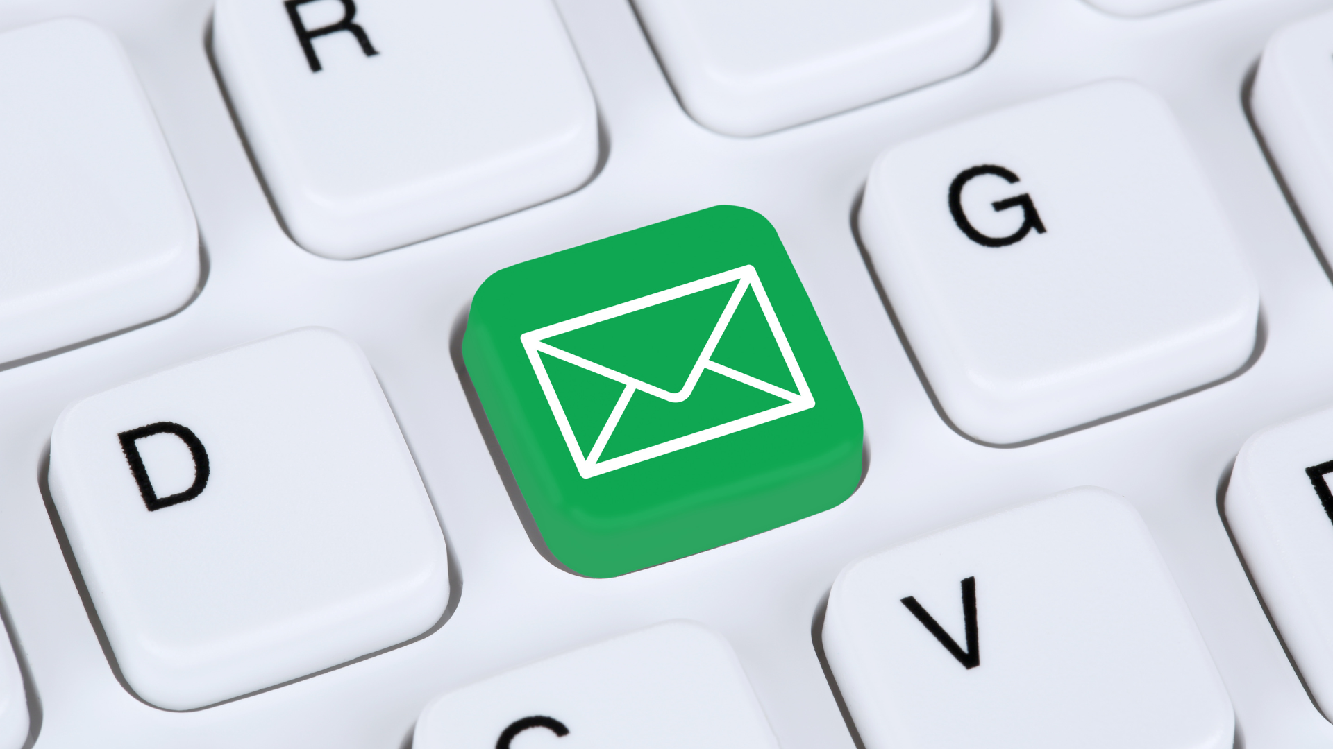 Est-il permis de proposer un mariage par courrier électronique ?