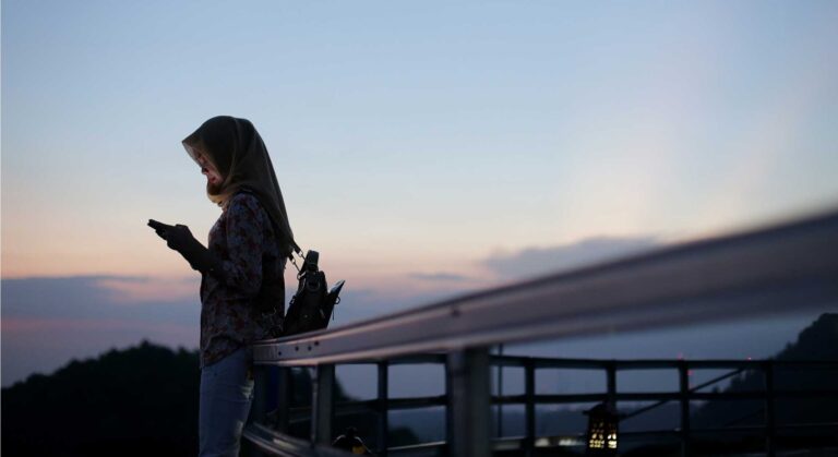 Les adolescents musulmans sont fatigués des « jugements injustes » de leurs parents