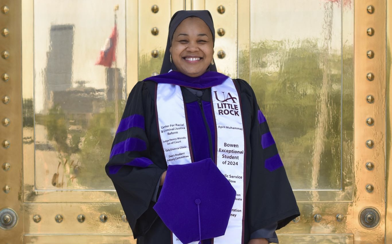 À 50 ans, une mère musulmane de huit enfants réalise son rêve de devenir avocate