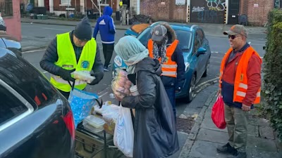 Les musulmans britanniques passent le jour de Noël à nourrir les sans-abri