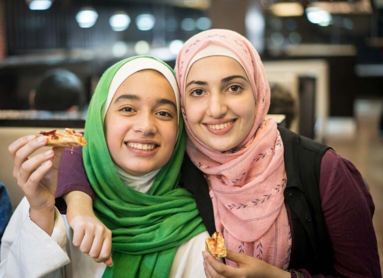 Hijab Party – Comment encourager et annoncer le hijab avec positivité

