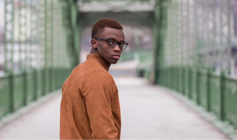 Ne vous blâmez pas, travaillez dur et avancez

