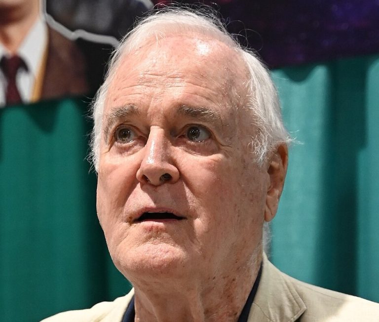 L&rsquo;islamophobe John Cleese effectue une tournée britannique dans des villes à forte population musulmane