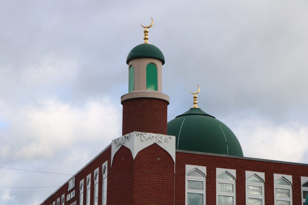 Les terroristes d’extrême droite maintiennent leur intention de cibler les mosquées britanniques alors que la radicalisation des jeunes s’accroît