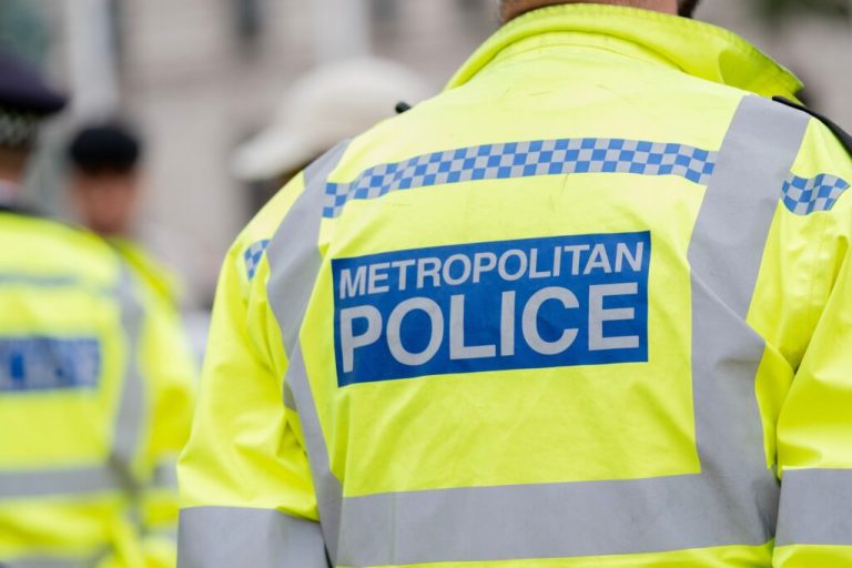 Un policier musulman du Met limogé pour des publications anti-israéliennes sur les réseaux sociaux