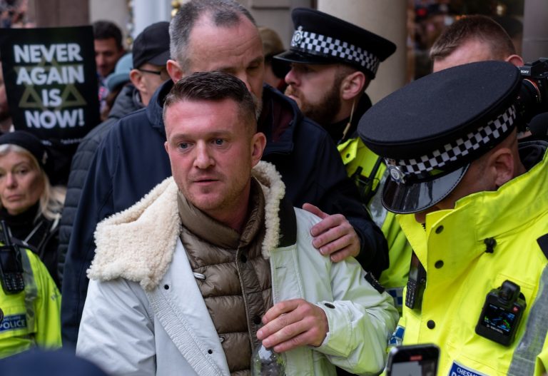 REVUE : Tommy Robinson : Où est passé l&rsquo;argent ?