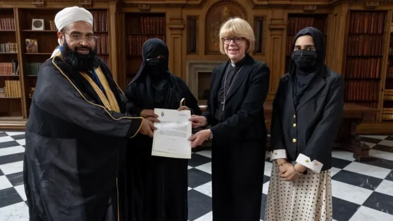 L&rsquo;archevêque de Cantorbéry retire la récompense décernée à l&rsquo;imam pakistanais suite aux remarques du chef d&rsquo;Al-Qaida