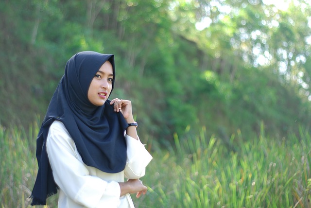 Entre deux extrêmes : ma conclusion sur le maquillage - À propos de l'Islam Entre deux extrêmes : ma conclusion sur le maquillage - À propos de l'Islam